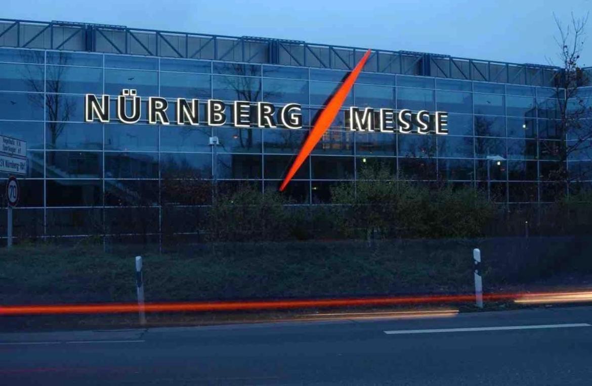 Komplette Wohnung In Wendelstein Bei Nuernberg - Messenaehe ภายนอก รูปภาพ